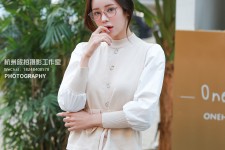 北海兼职模特被摄影师亲(兼职模特被摄影师亲了)