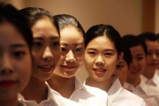 北海私人伴游招聘 度假区万元月薪招“泳装伴游”