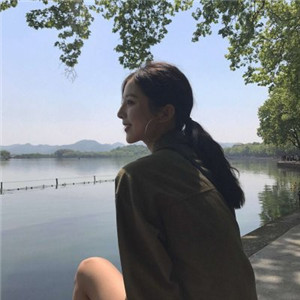 北海私人伴游网带你看到天际，白色盐湖无际，蓝色天空无边