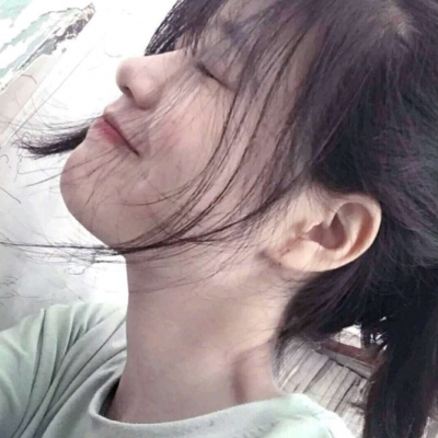 北海伴游女生烟雨蒙蒙的资料