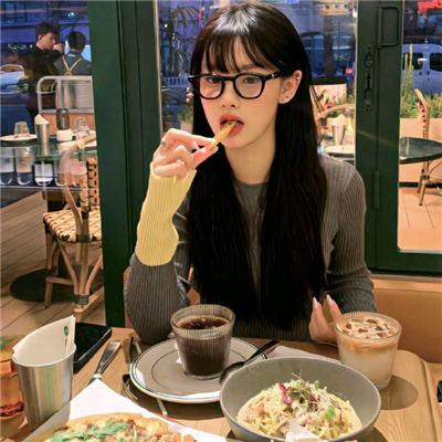 北海伴游女生娄婷的资料